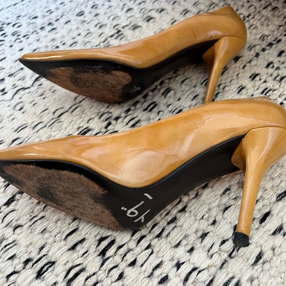 Stuart Weitzman Pumps - Picture 6 of 8